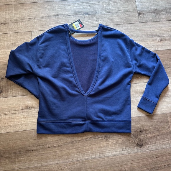 Nike Dry Fit Sweater - Picture 2 of 3